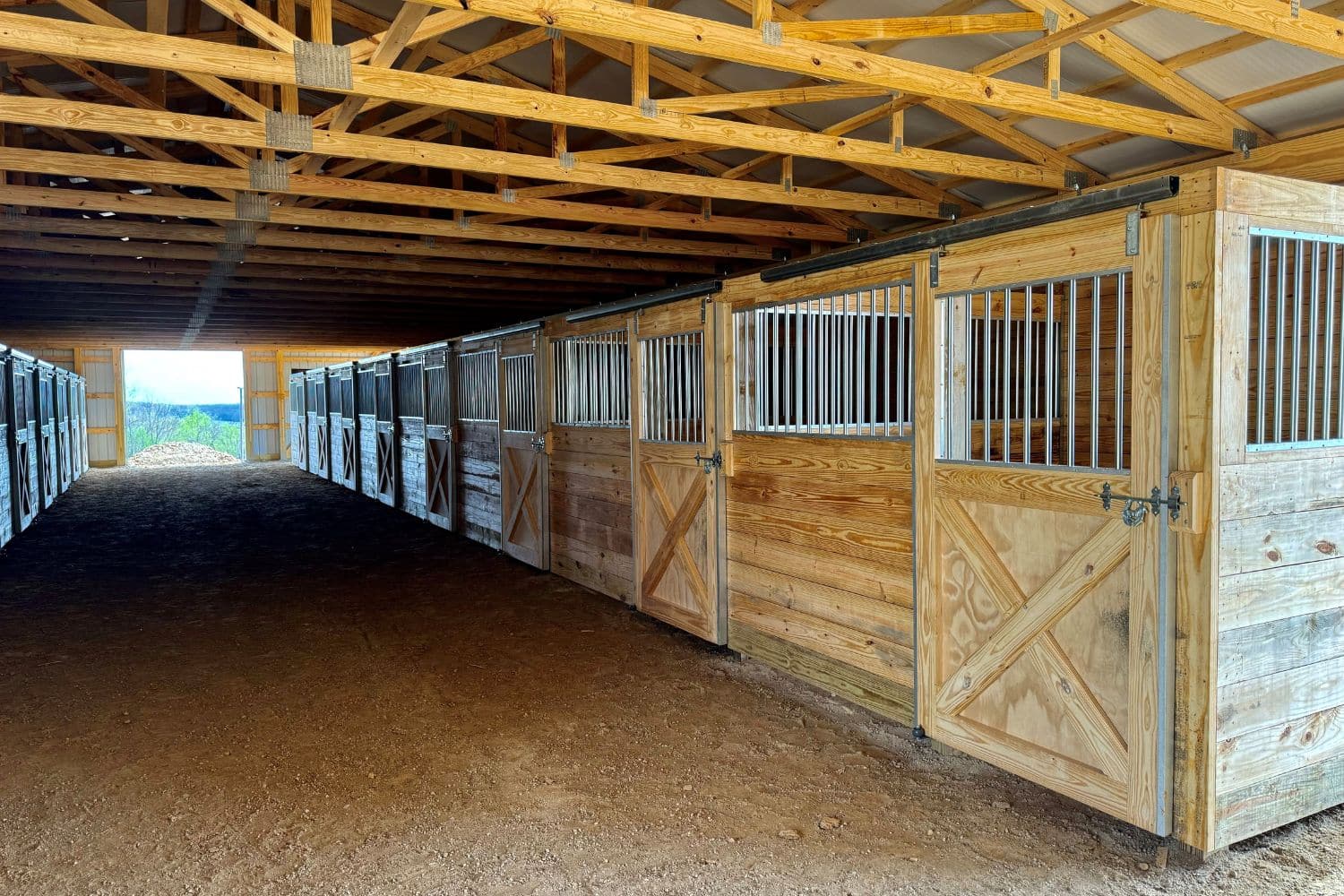 80x120 Agricultural Pole Barn Stalls