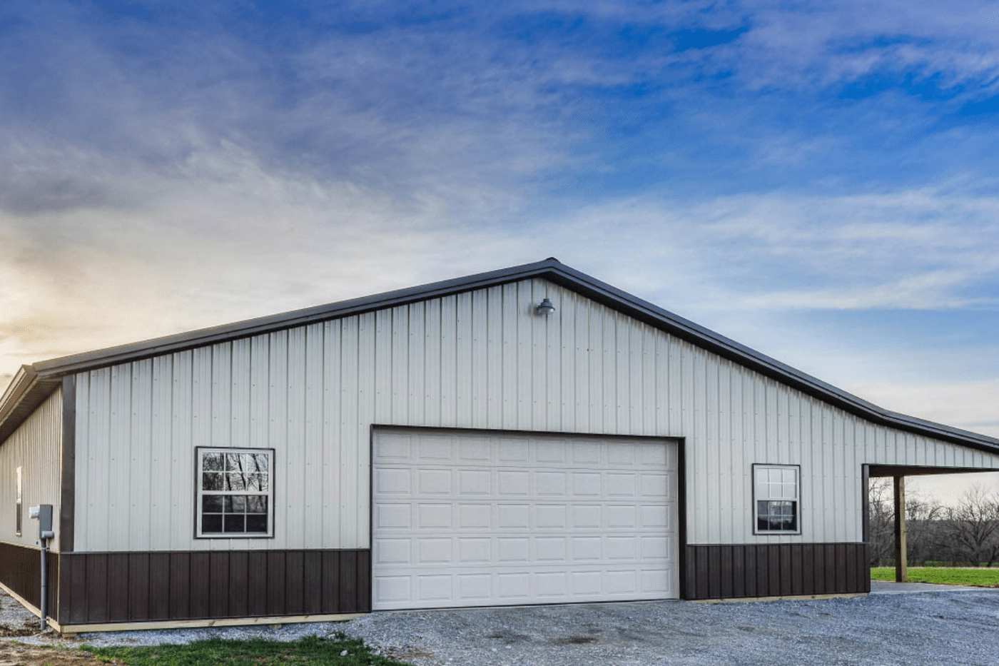 white with black roof 40x40 commercial pole barn in oh